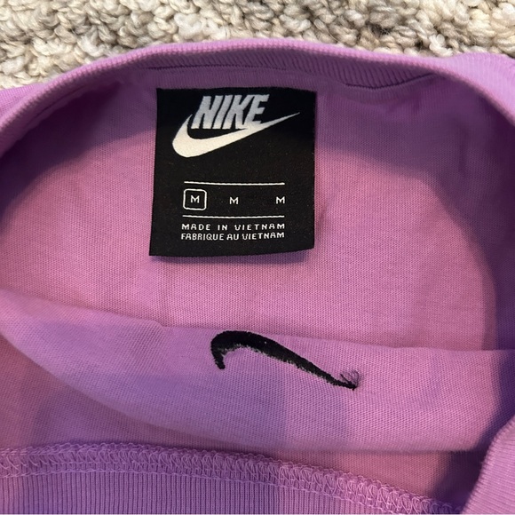 Nike Sportswear Tee size Medium - Picture 5 of 5